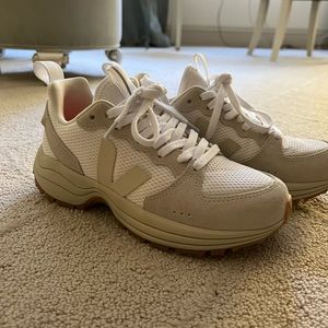 Veja Venturi Sneakers